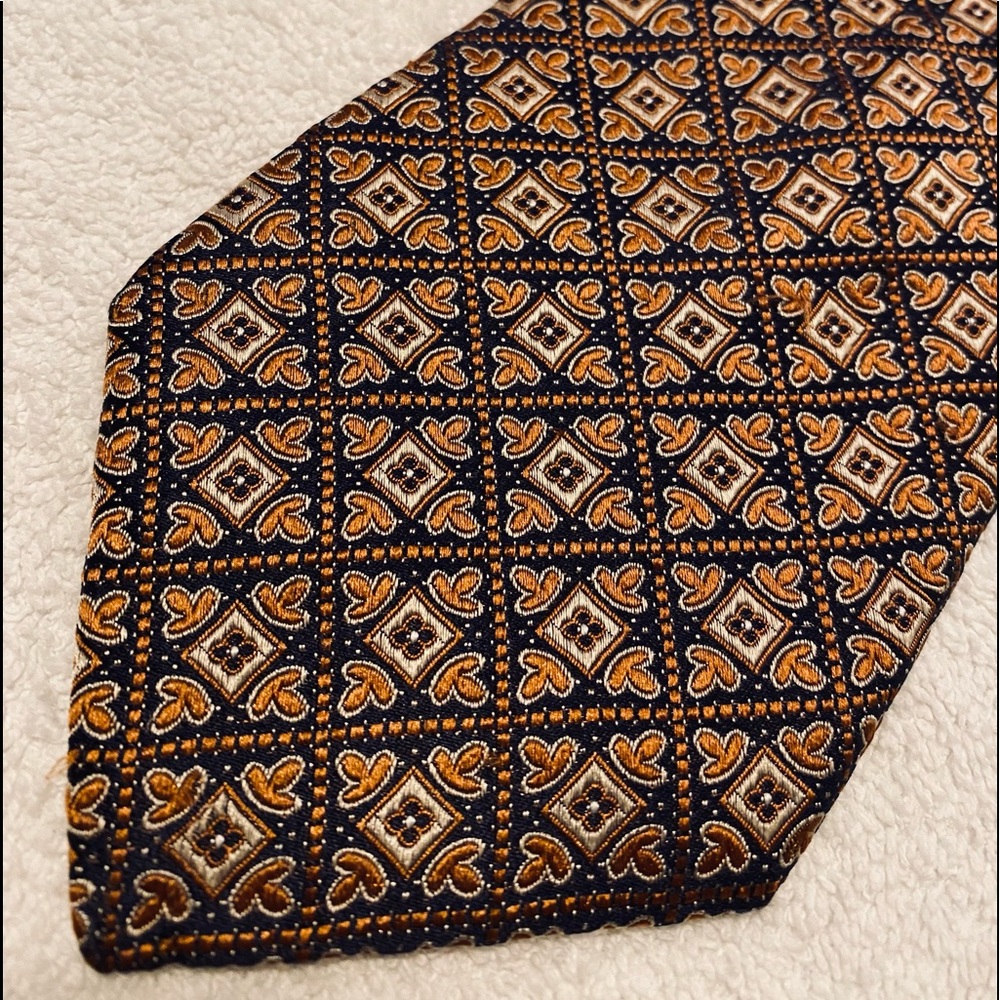 Brand New Trendy Tie By IKE BEHAR